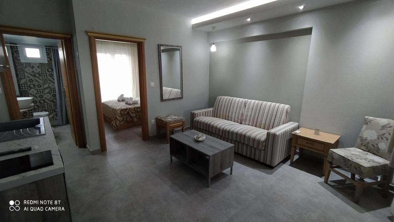 Onar By The Sea Luxurious Apartments Floyitá Eksteriør bilde