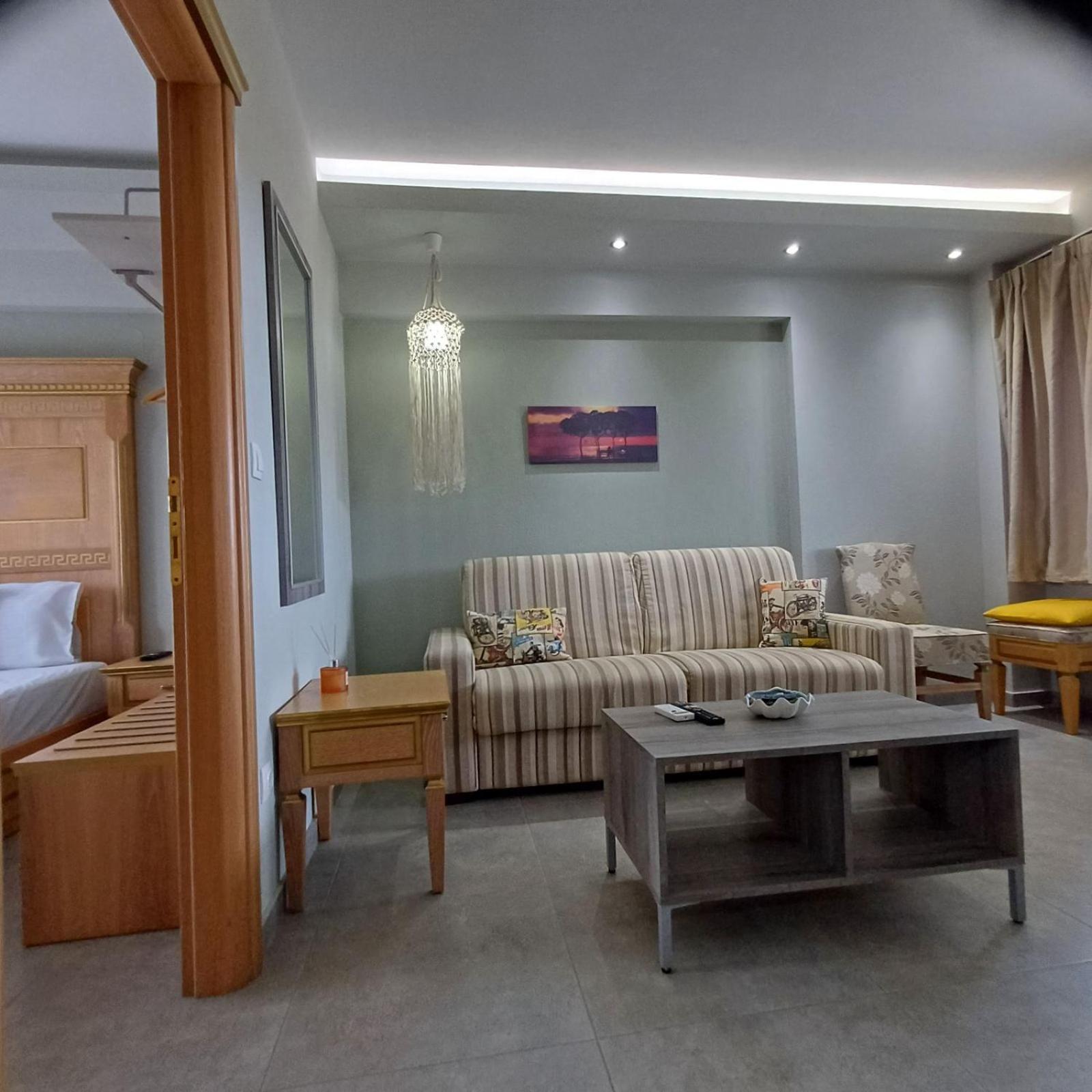Onar By The Sea Luxurious Apartments Floyitá Eksteriør bilde